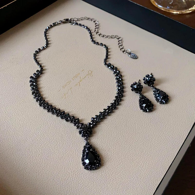 Midnight Obsidian – Colar & Brincos Preto Luxo