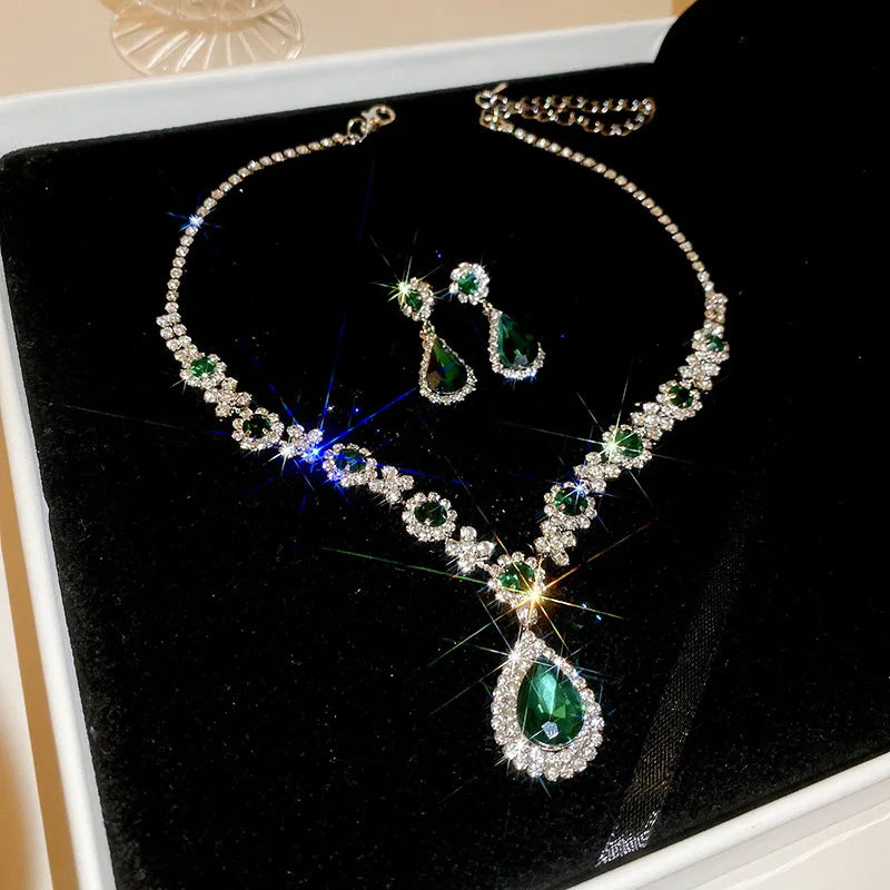 Emerald Glow – Colar & Brincos Gota Verde