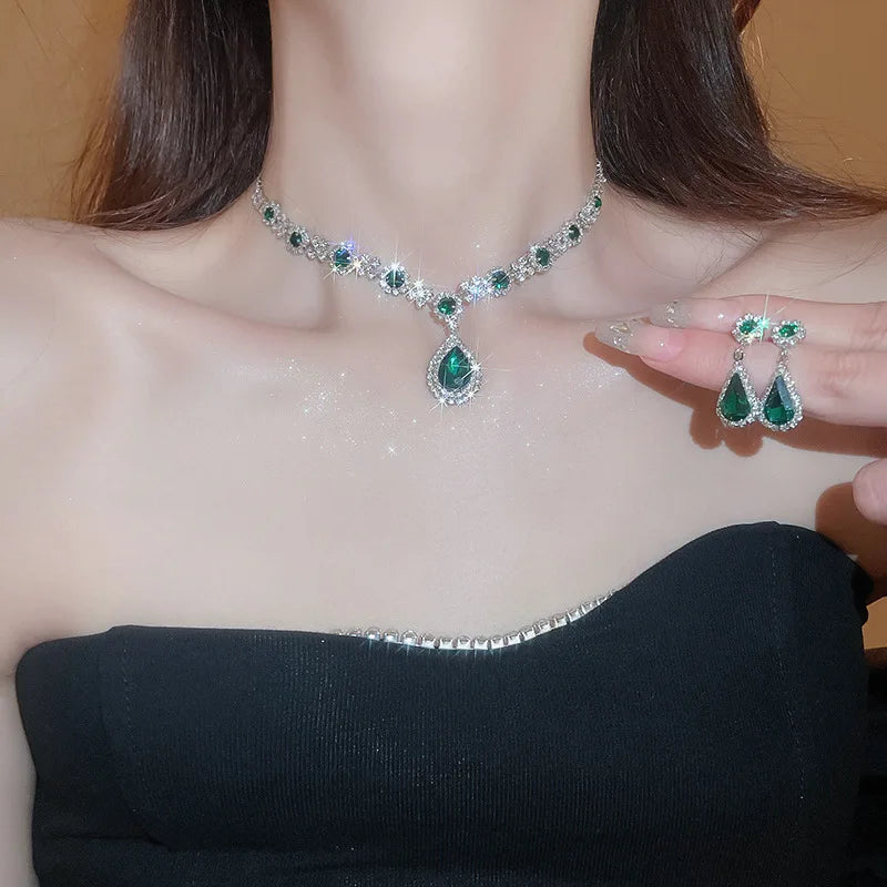 Emerald Glow – Colar & Brincos Gota Verde