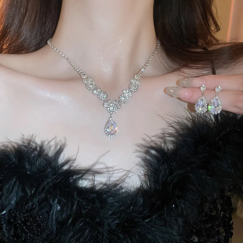 Luxe Duo – Colar & Brincos Diamante Premium